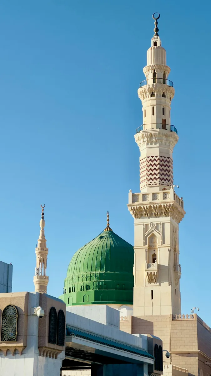 Green dome and minaret in Madinah